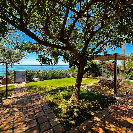 Villa Alboran Beachfront 9Pax Torre de Benagalbon Kültér fotó