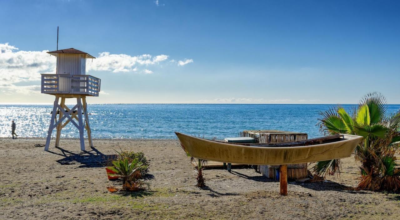 Villa Alboran Beachfront 9Pax Torre de Benagalbon Kültér fotó
